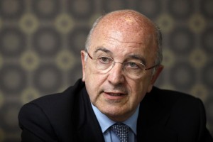 Almunia zanika, da bi Evropska komisija KBC preprečila dokapitalizacijo NLB