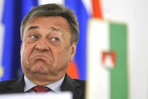 Janković v primeru volitev poleti za dogovor o odprtih voliščih do 22. ure