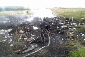 Nad Ukrajino naj bi sestrelili letalo z 295 ljudmi