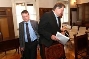 Šrot in Bavčar bosta odločitev višjega sodišča dobila po pošti