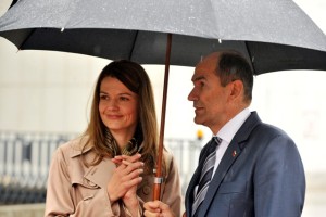 Salomon se opravičuje za nepreverjeno pisanje Lady, da Janša obiskuje psihiatrijo