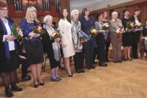 Se nominiranke za Slovenko leta spodobi spraševati o povojnih pobojih in zločinih Udbe