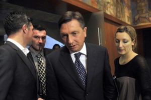 Poslanske skupine: Ne nadziramo glasovanja poslancev