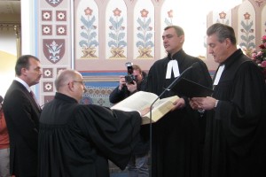 Umestitev novega evangeličanskega škofa s Pahorjem in Kučanom