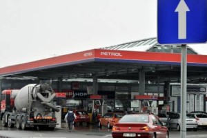 Z izjemo 100-oktanskega bencina vsi naftni derivati dražji