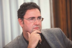 Juri vztraja in vlaga dopolnjeno pobudo za oceno ustavnosti novele zakona o poslancih