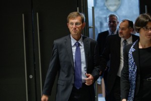 Pred delovnimi telesi bo zaslišanih še šest ministrskih kandidatov