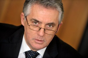 Minister Gantar: Zdravniška zbornica pretirava s svarili o daljših čakalnih vrstah