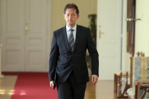Maso plač v javnem sektorju je treba znižati za še 158 milijonov evrov