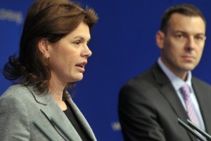 Bratuškova: Zelo se nagibam k temu, da bi tožili Moody's