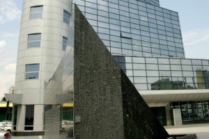 Sod menja nadzornike Kada; ista imena zdaj na dveh nadzorniških stolčkih