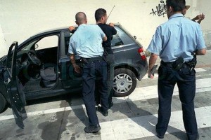 Italijanska policista revnemu tatu plačala ukradeno hrano