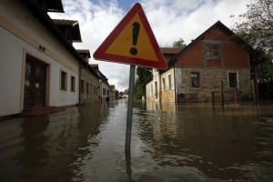 Drava povečana, trenutno največ težav v osrednji Sloveniji