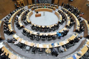 SDS s predlogom zakona o javnosti premoženja funkcionarjev