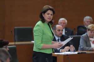 Bratuškova: Niti enkrat nisem intervenirala za kakršenkoli kredit v NKBM