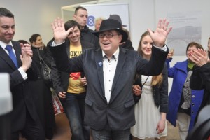 Mariborski vstajniki na Fištravca naslovili »deset zahtev za županov klobuk«