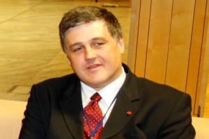Nekdanji veleposlanik Reberc toži državo za odškodnino