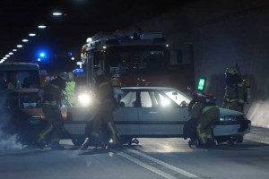 Odziv na varčevalne ukrepe: "Vlade ob nedeljah ne delajo, delamo pa gasilci, policija, vojska"