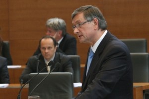 Türk na potezi - bo v dnevu in pol našel novega mandatarja?