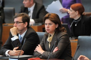 V prihodnjem tednu morda že dogovor strank o koalicijski pogodbi 