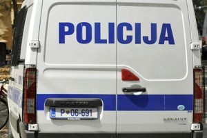 Nekdanjega vodjo urada na UE Piran Mallyja po odredbi sodišča odpeljali v zapor