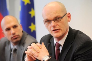 Klemenčič & Co. za ustanovitev javne preiskave Teš 6 in bančne luknje