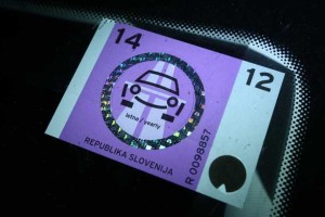 Zaporniški pazniki se vozijo s ponarejenimi vinjetami