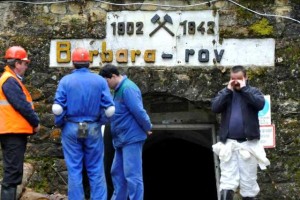 Vlada med razvojne projekte tudi ureditev Hude jame in spomenik žrtvam vseh vojn