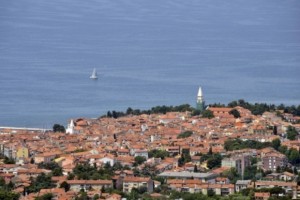 Enega utopljenca našli v Izoli, enega pa v zbiralniku vode Sakušaku