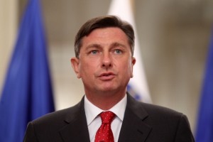 Pahor optimističen, da bo Slovenija pravočasno ratificirala hrvaško pogodbo