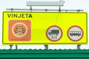 Vlada podražila letno vinjeto za 15 evrov