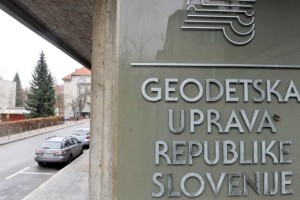 Gurs paničnim lastnikom nepremičnin: Z urejanjem podatkov se ne mudi