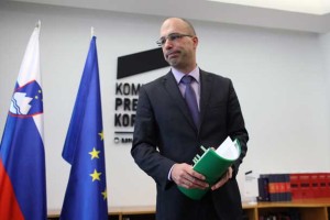 KPK bo preiskovala Praprotnikov odhod v NLB