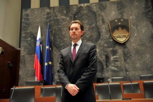 Virantov odgovor na interpelacijo že v DZ; minister očitke zavrača