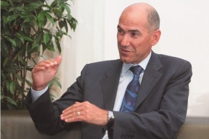 Janša: Lovimo zadnji vlak, da se izognemo finančni pomoči