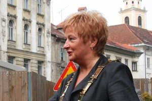 Zaradi očitane zlorabe položaja na sodišču nekdanja ljubljanska županja Simšičeva