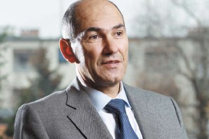Janša: Strici iz ozadja še niso rekli zadnje