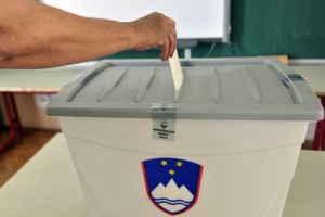 Do 16. ure na referendumu le 14,30-odstotna volilna udeležba