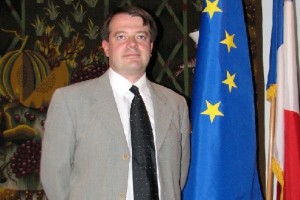 Francoski veleposlanik Mourier o pomoči: Prizadet bi bil slovenski nacionalni ponos