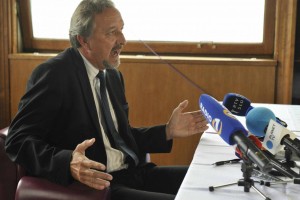 Balažic napadel Erjavca in pozval Cerarja, naj ga ne imenuje za zunanjega ministra