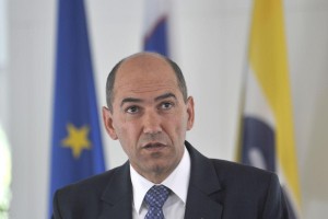 Janša: Volivci naj izvolijo najbolj kompetentno ekipo