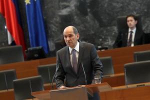 Janša: Še v tem mandatu do uravnoteženega proračuna