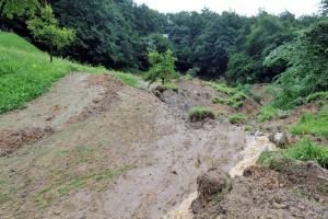 V Penku pri Šoštanju zaradi plazu tri hiše še naprej prazne