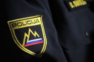 NPU nad finančne goljufe; štiri osebe prijete