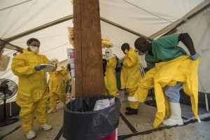 Ebola zahtevala že več kot 720 življenj