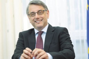 Han: Marca smo bili ujetniki Janše, danes smo ujetniki Jankovića