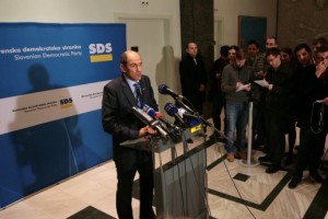 SDS: Če želi DL zamenjati vlado, naj vloži konstruktivno nezaupnico