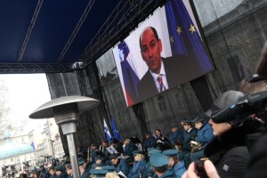 PS o Janševem govoru: Obupano sporočilo politika, ki čuti, da se bliža konec