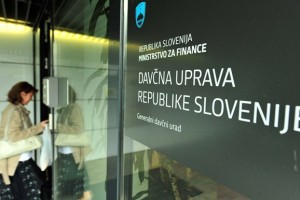 Durs bo rubil 50.000 davčnih dolžnikov