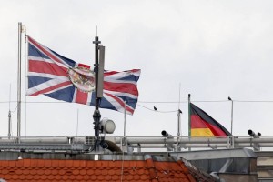 Spiegel: Britanci za diplomati vohunijo tudi v hotelih